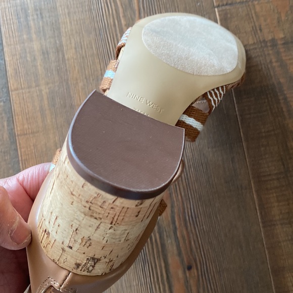 🛑NWOB Nine West tan cork block heel with lace up - Picture 5 of 9